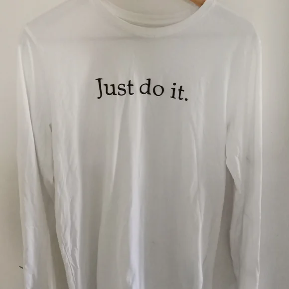 COPY - Nike Long sleeve tee - Picture 1 of 2